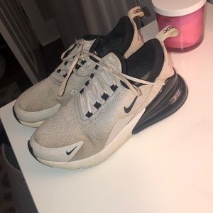 Nike Women Air Max 270 Size 7.5